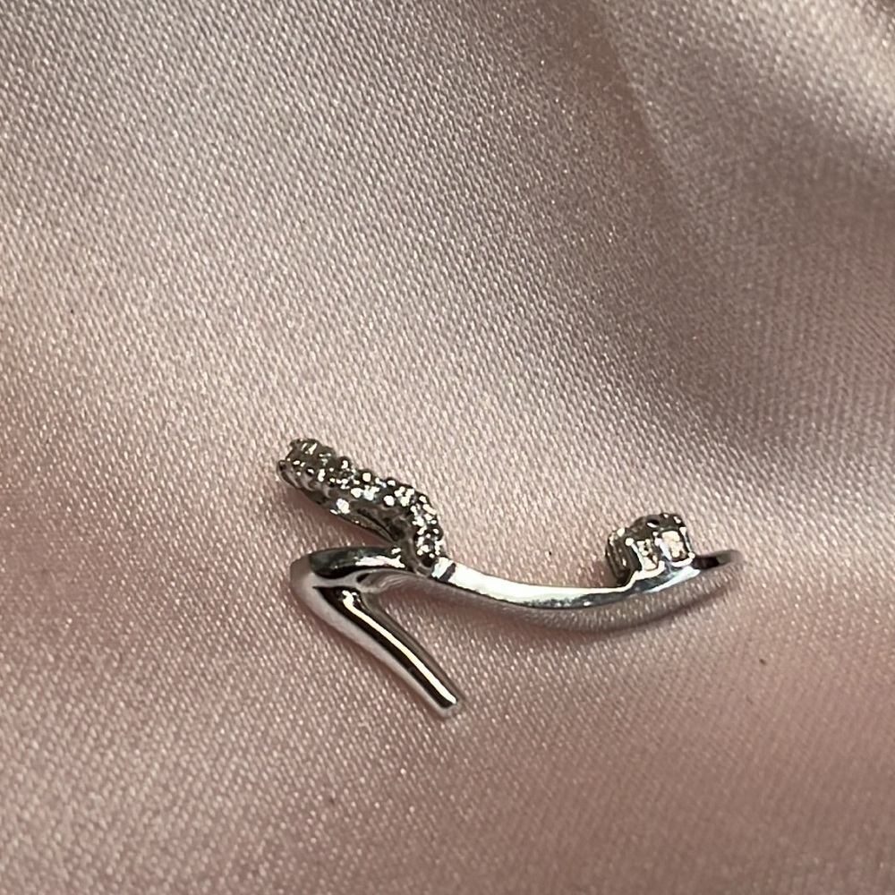 18K WHITE GOLD & DIAMOND HEEL CHARM